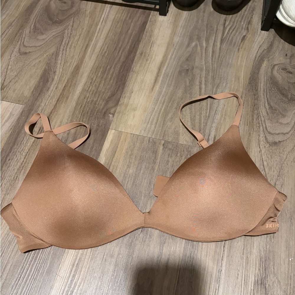 SKIMS Smooth T-Shirt Bra in Warm Nude